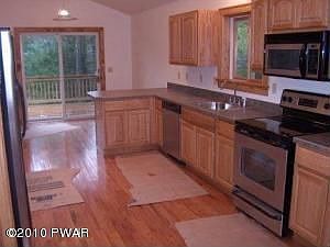 3rd image of 105 Wallenpaupack Dr