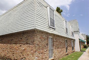 2nd image of 2100 College Dr APT 3