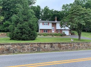 1220 Valley Rd, Etters, PA 17319