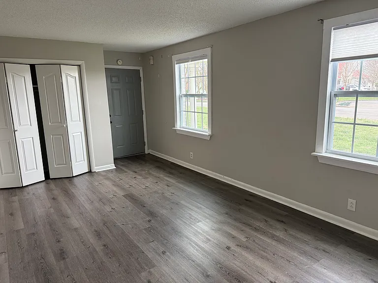 1120 N Maple St #D — Photo 4