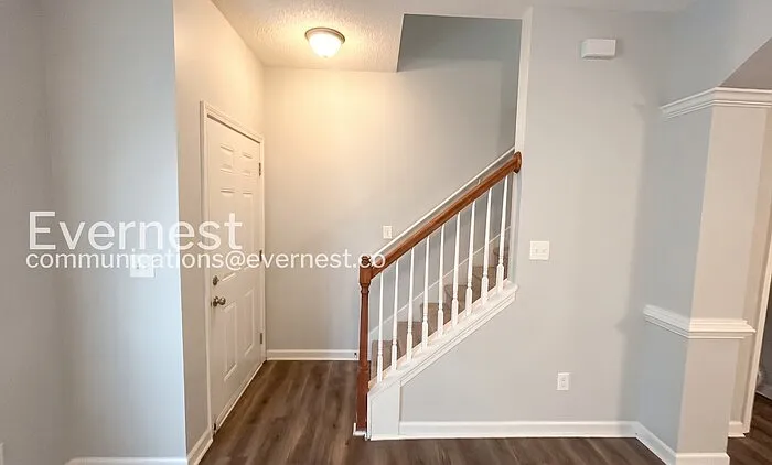 8648 Thomas Ln — Photo 3