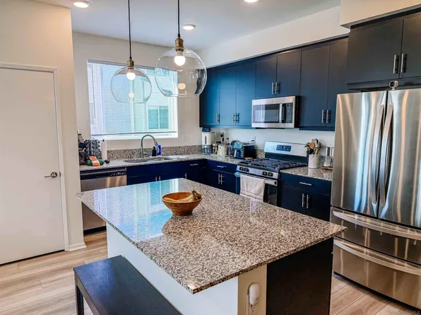 5253 Beachfront Cove St, San Diego, CA