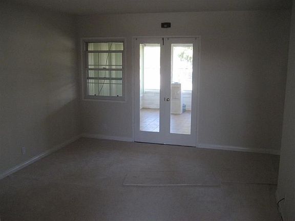 4th image of 15537 Fellowship St
