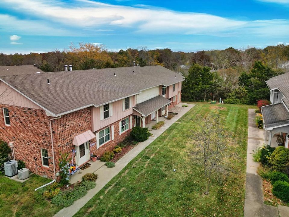 1st image of 1704 Lakewood Dr