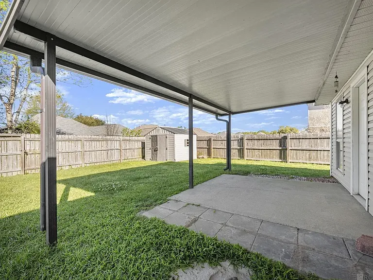 36001 Portsmouth Dr — Photo 2