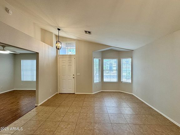 5th image of 2302 E Edna Ave