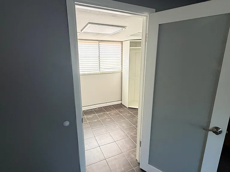 10194 W Maryland Dr — Photo 11