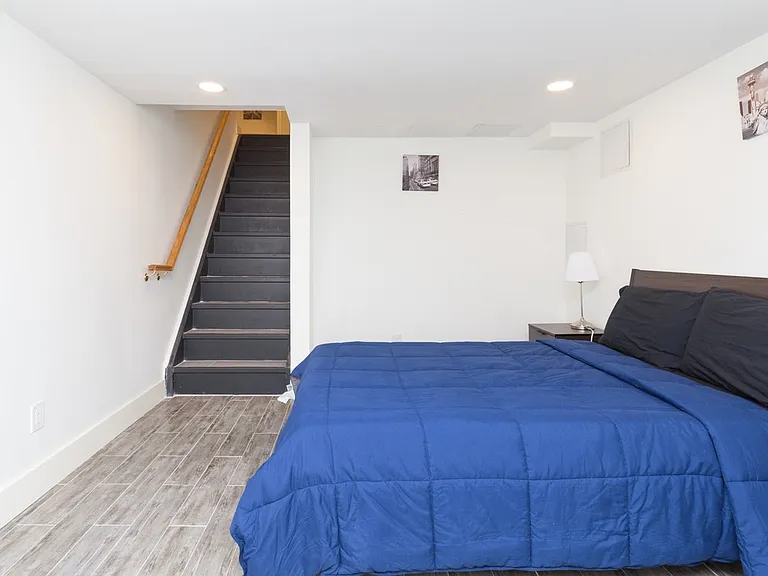 2038 5th Ave #1R — Photo 9