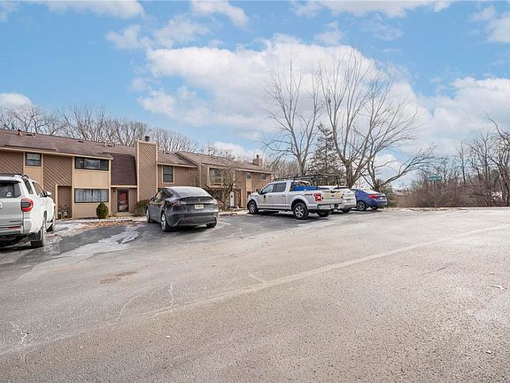 2nd image of 3106 Laurel Ridge Cir