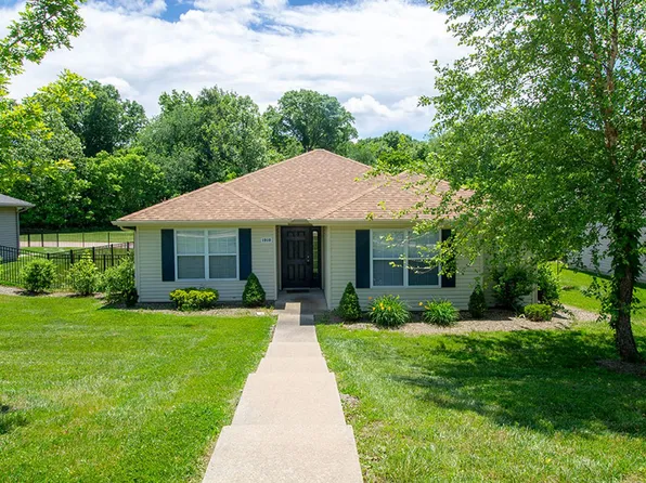 1910 Harmony St #R, Columbia, MO 65203