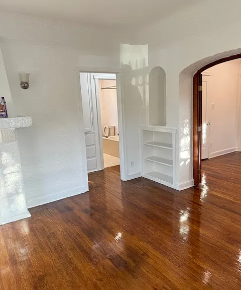 5216 De Longpre Ave #5222 — Photo 2