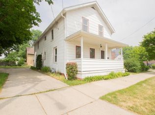210 N 6th St, Watertown, WI 53094