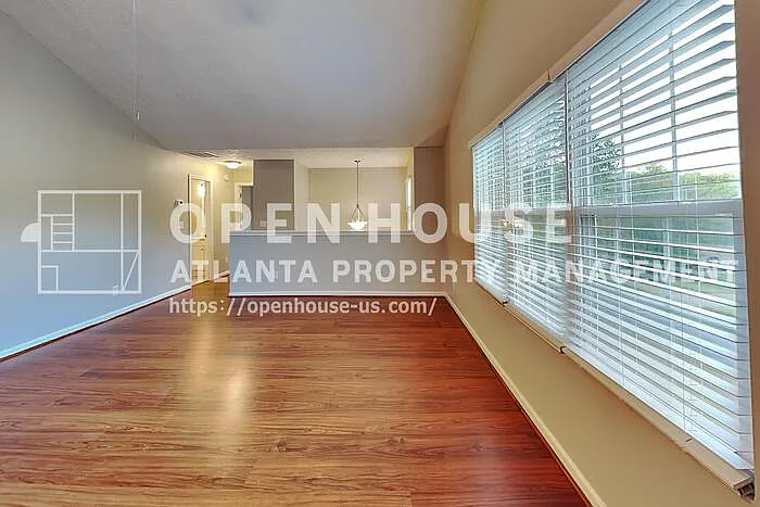 3 bed, 2.5 bath, 2239 sqft, $2,375 — Photo 3
