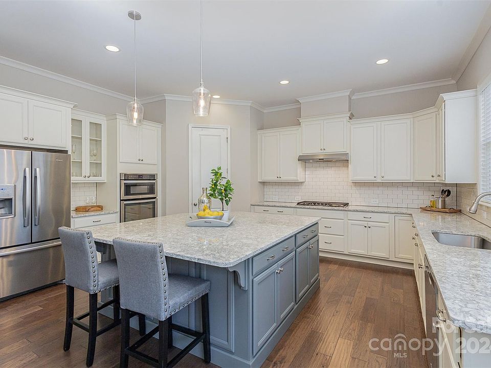 1st image of 1051 Dunwoody Dr