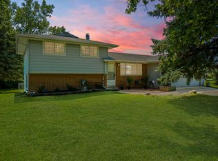 49367 Saltz Rd, Canton, MI 48187