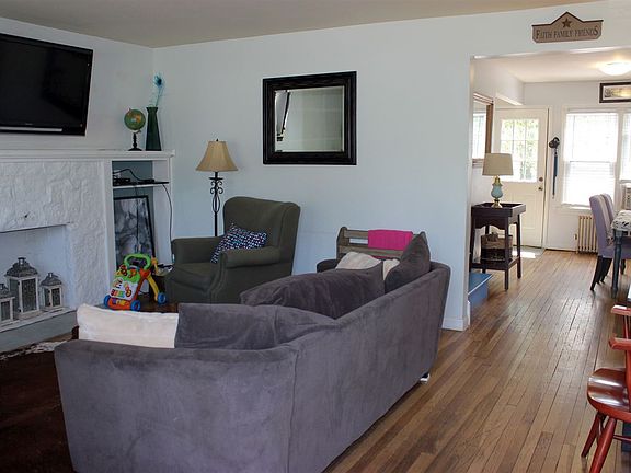 2nd image of 23 Bayberry Rd