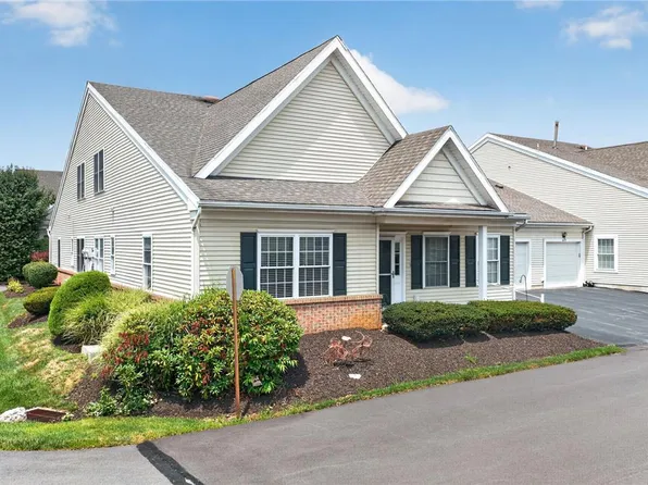 4690 Blue Grass Ln, Macungie, PA 18062