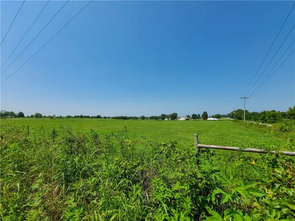 B Floyd Moore Rd, Gentry, AR 72734