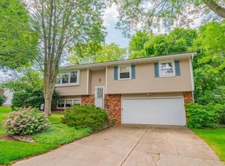 4537 Pawnee Pass, Fitchburg, WI 53711