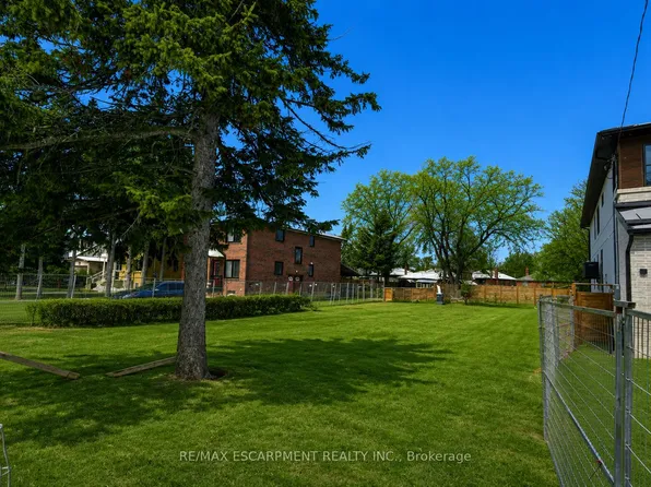 (undisclosed Address), Mississauga, ON L5H 2S8