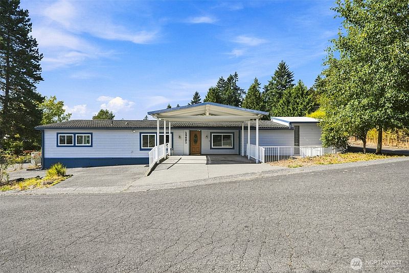2nd image of 19401 127th Avenue NE