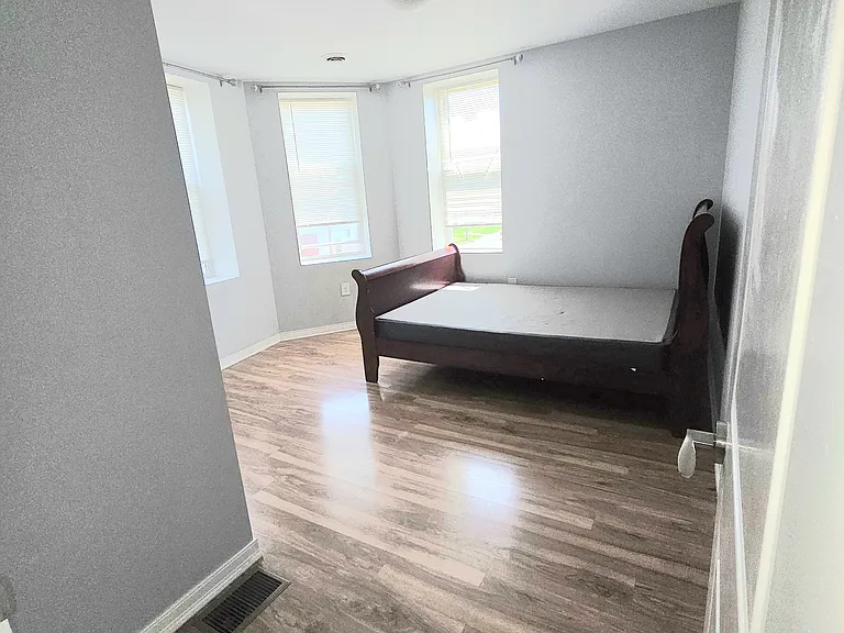 400 Kossuth Ave #2E — Photo 10