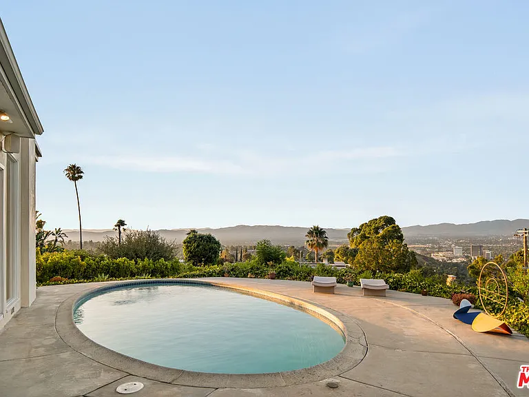 3340 Scadlock Ln — Photo 6