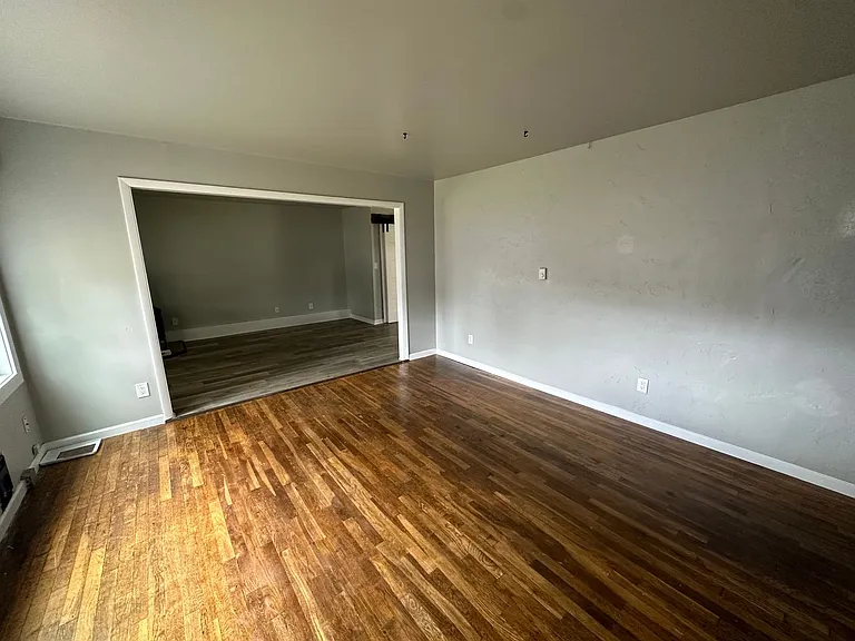 921 Alameda Ave — Photo 6