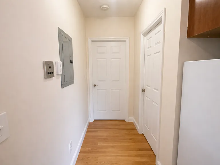 1056 Cambridge St #2F — Photo 8