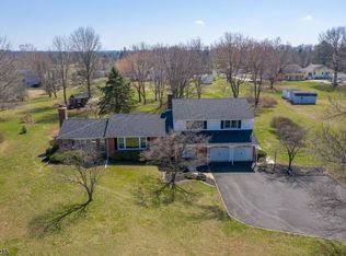 26 Hampton Corner Rd, Ringoes, NJ 08551