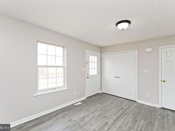 2nd image of 413 Surrey Club Ln