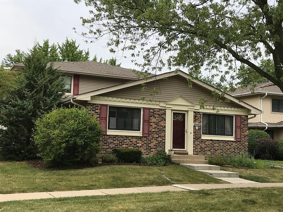 1st image of 29W558 Winchester Cir N