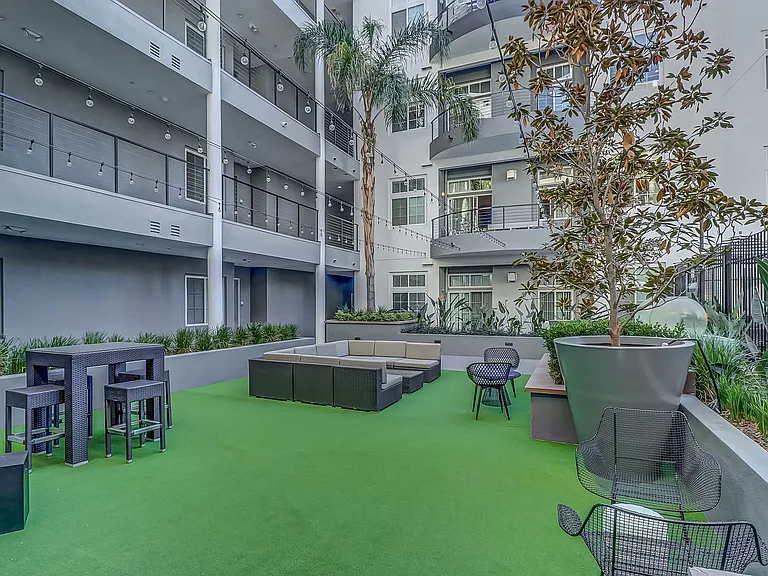 Axis 2300 Apartments — Photo 49