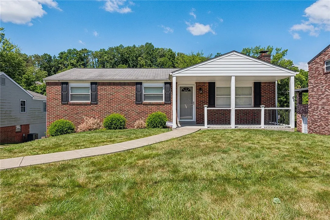 452 Rainier Dr photo 1