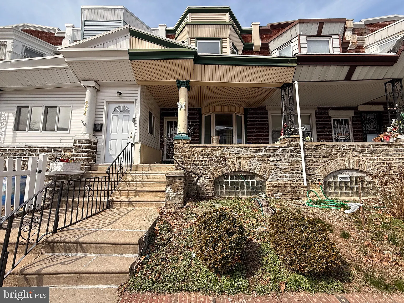 4956 N Hutchinson St photo 1