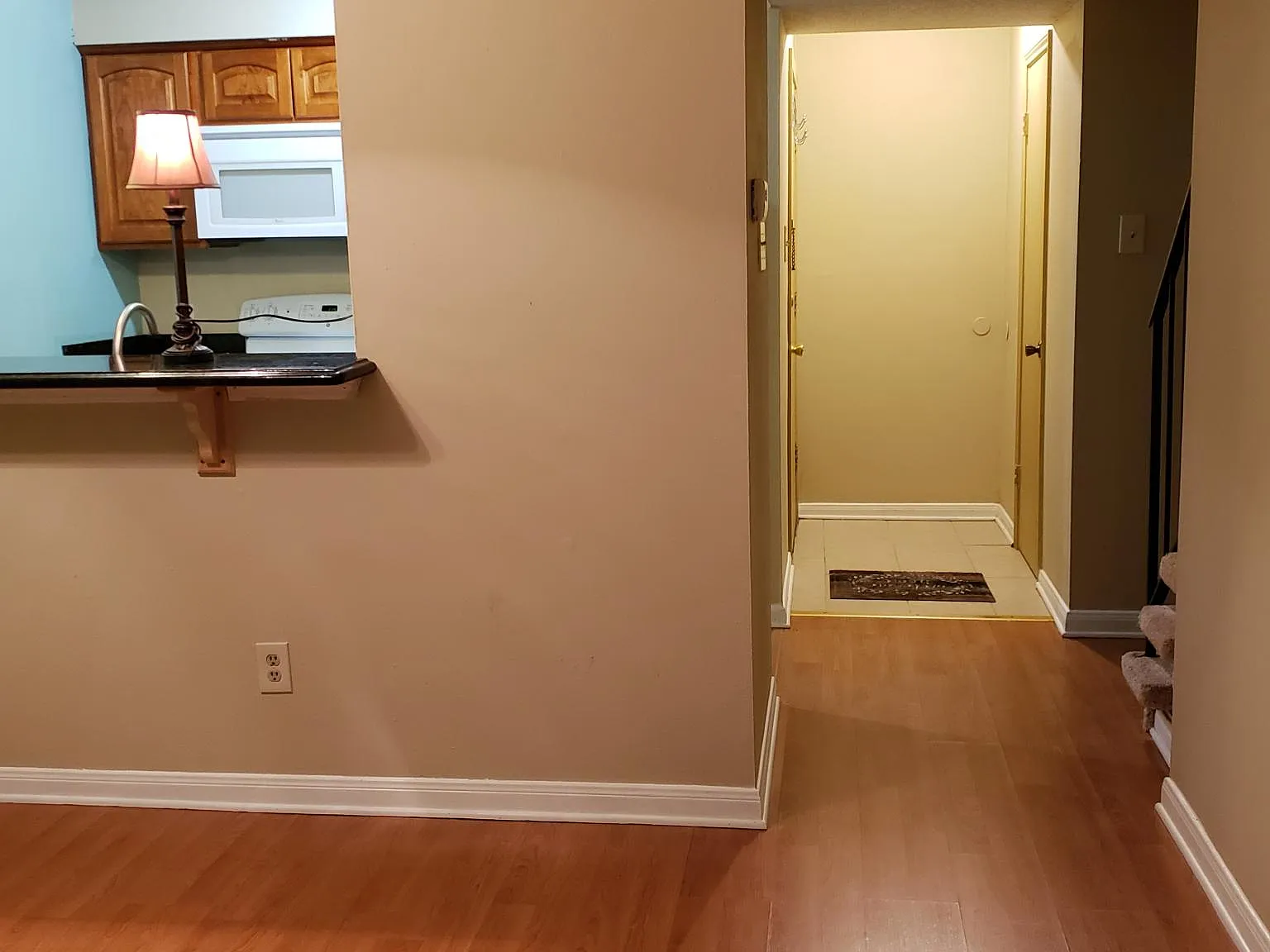 2 bed, 1.5 bath, 1070 sqft, $1,200 — Photo 1