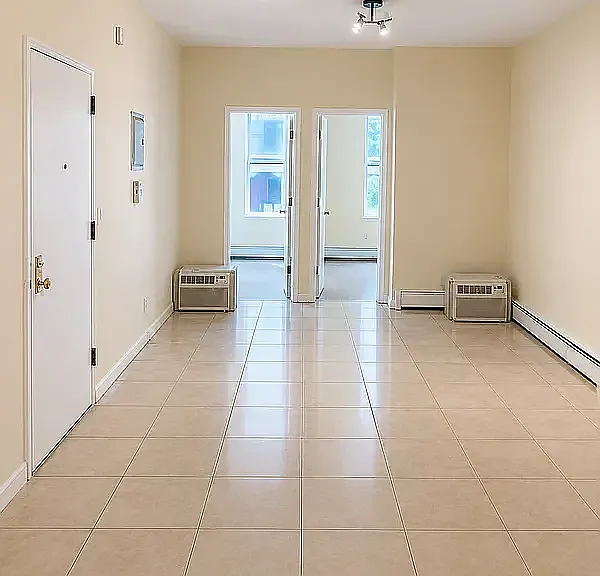 239 Kingston Ave #4 — Photo 2