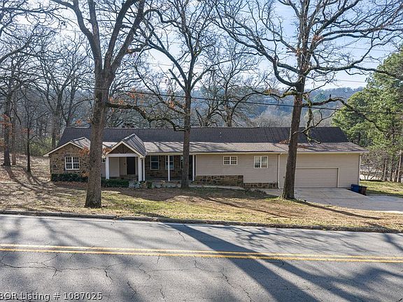 2nd image of 2802 Dallas St