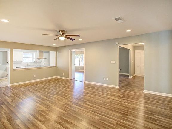 4th image of 1804 W Cedar Elm Dr