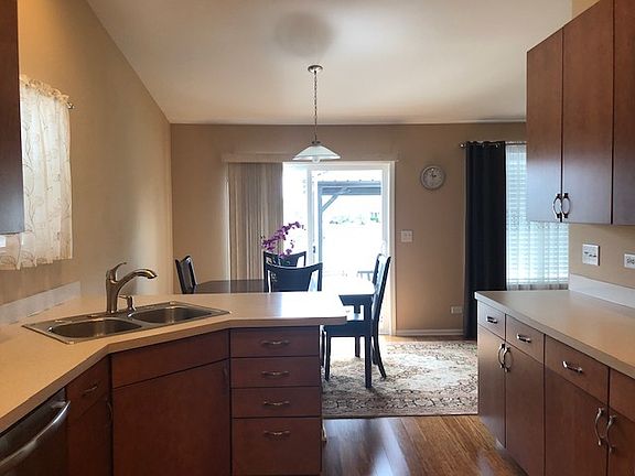 5th image of 301 Niagara Dr