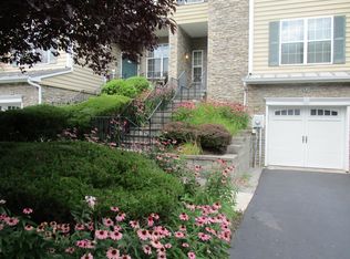 807 Huntington Dr, Fishkill, NY 12524