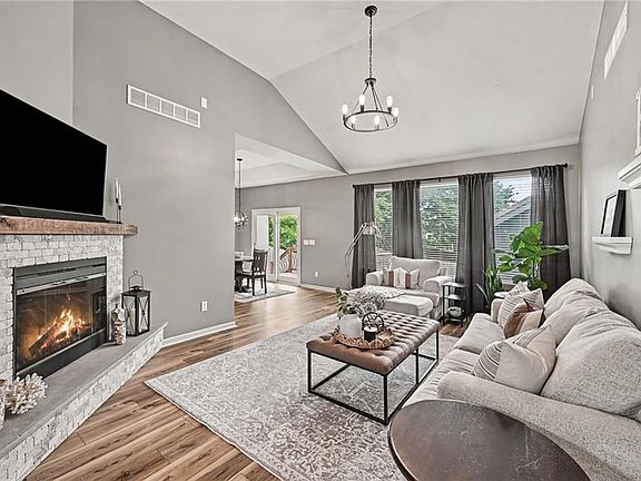 3rd image of 3704 NW Windburn Dr