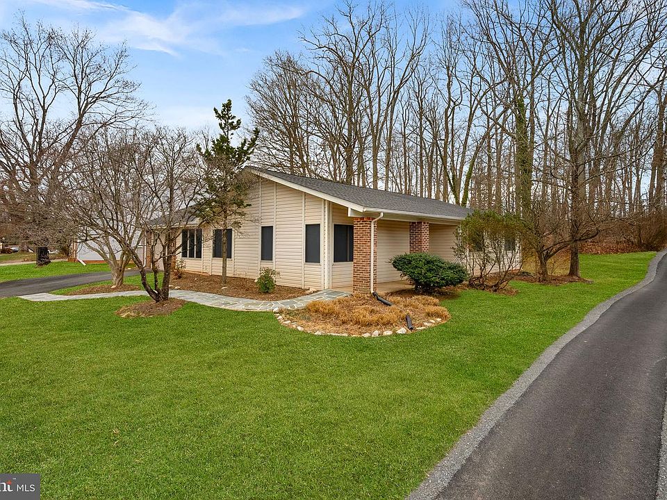 1st image of 103 E Meadowland Ln