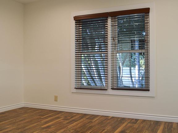3rd image of 872 Hilldale Ave