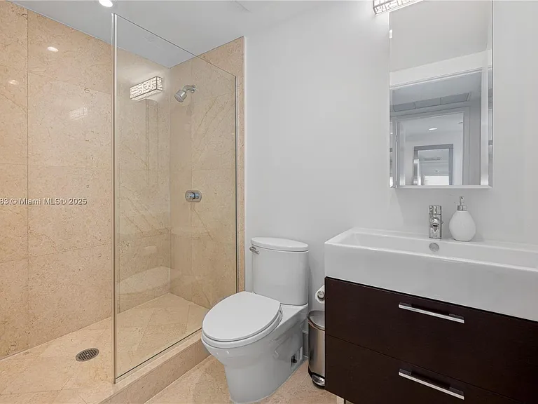 5875 Collins Ave #1202 — Photo 42