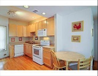 3rd image of 817 W Cuyler Ave APT 2W