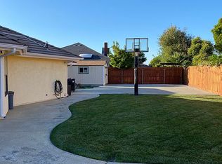 400 Beech Pl, Lemoore, CA 93245