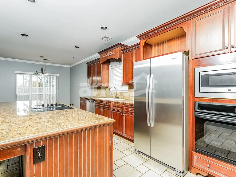 3310 W Atlanta St — Photo 3