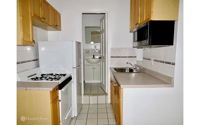 Rented by Douglas Elliman | media 8