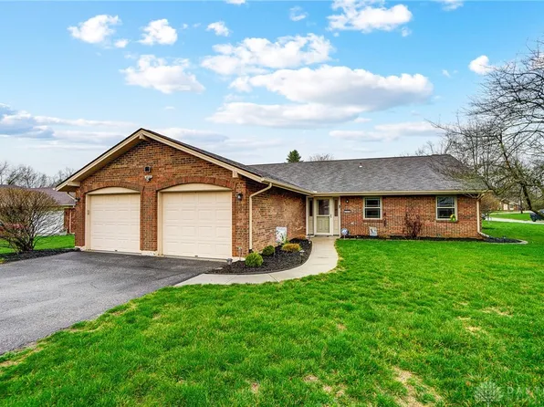 220 Danern Dr, Dayton, OH 45430
